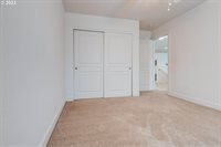 8371 SW Hayden Dr, Beaverton, OR 97007