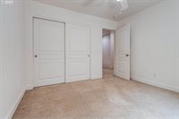 8371 SW Hayden Dr, Beaverton, OR 97007