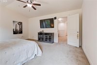 8371 SW Hayden Dr, Beaverton, OR 97007