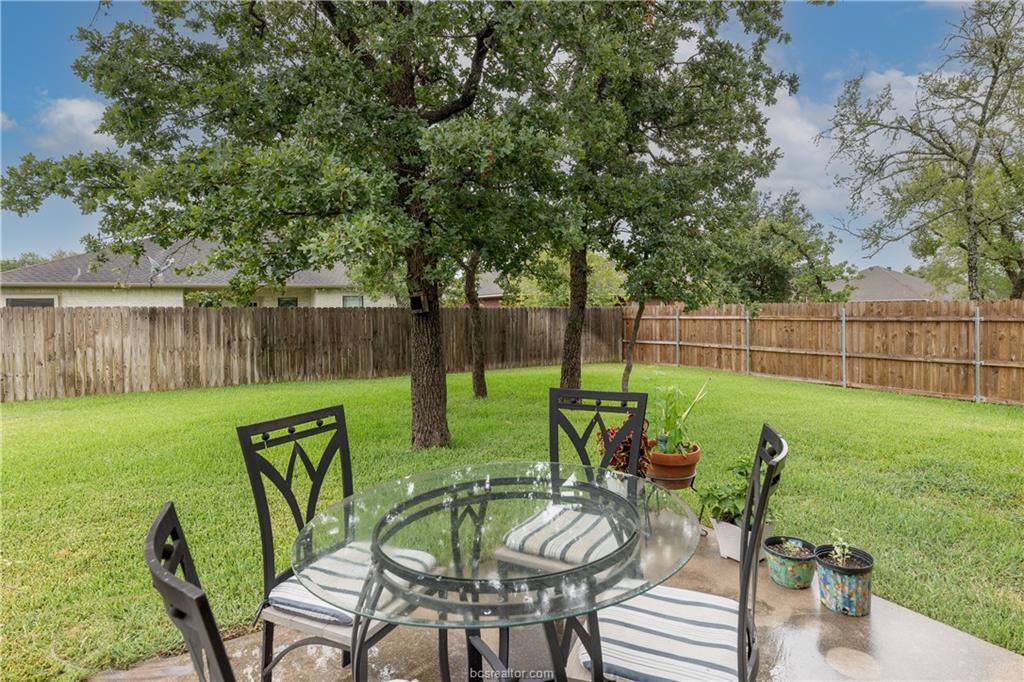 1112 Petersburg Court, College Station, TX 77845