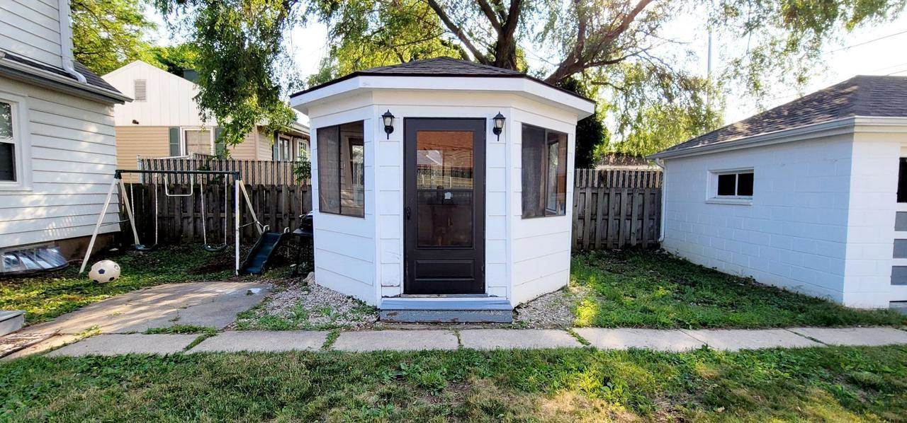 7152 W Nash STREET, Milwaukee, WI 53216