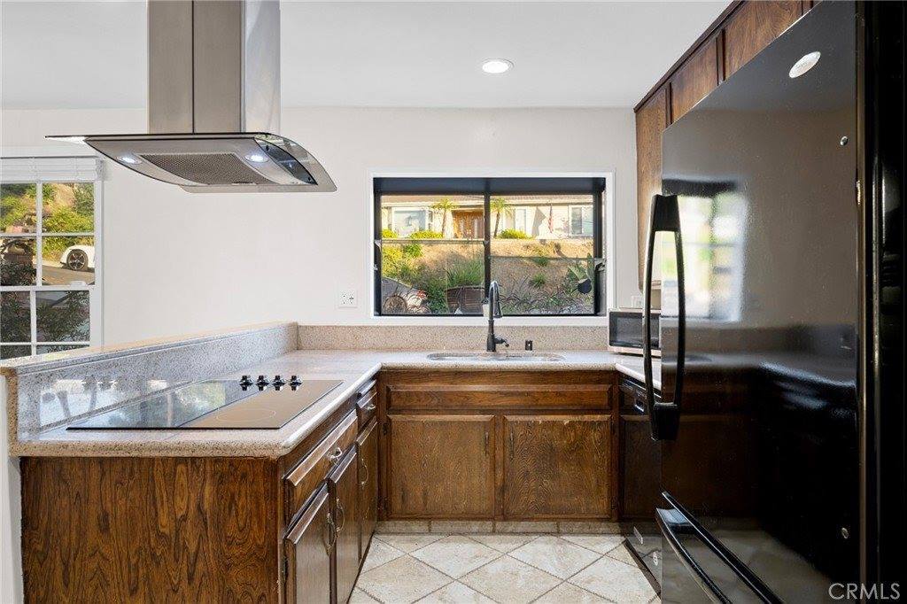 8915 Mulberry Drive, Sunland, CA 91040