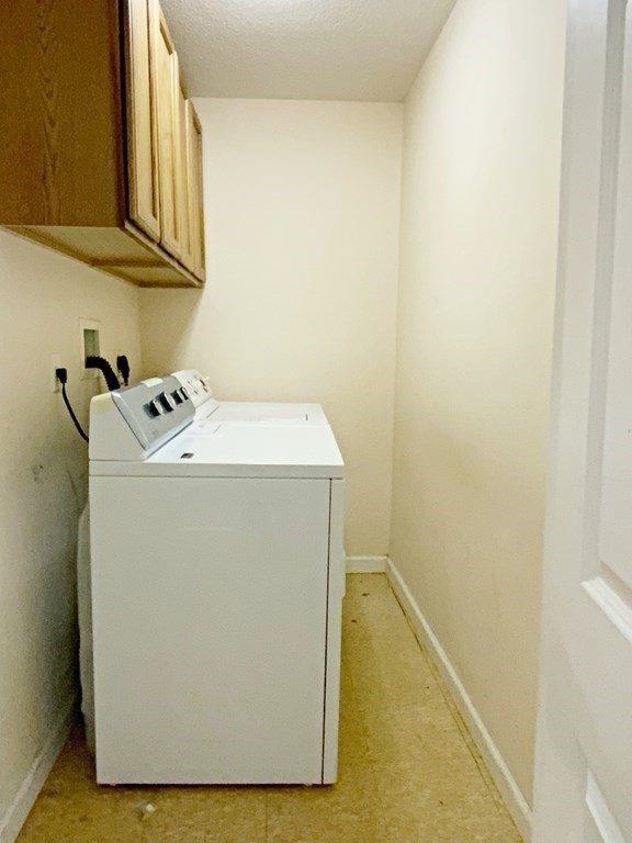187 Chestnut St, Holyoke, MA 01040