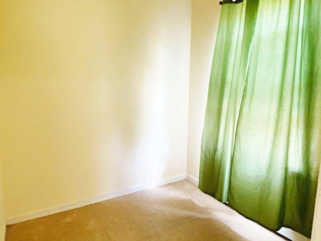 187 Chestnut St, Holyoke, MA 01040