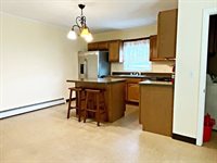 187 Chestnut St, Holyoke, MA 01040