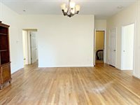 187 Chestnut St, Holyoke, MA 01040