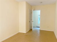187 Chestnut St, Holyoke, MA 01040