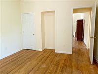 187 Chestnut St, Holyoke, MA 01040