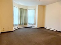 187 Chestnut St, Holyoke, MA 01040