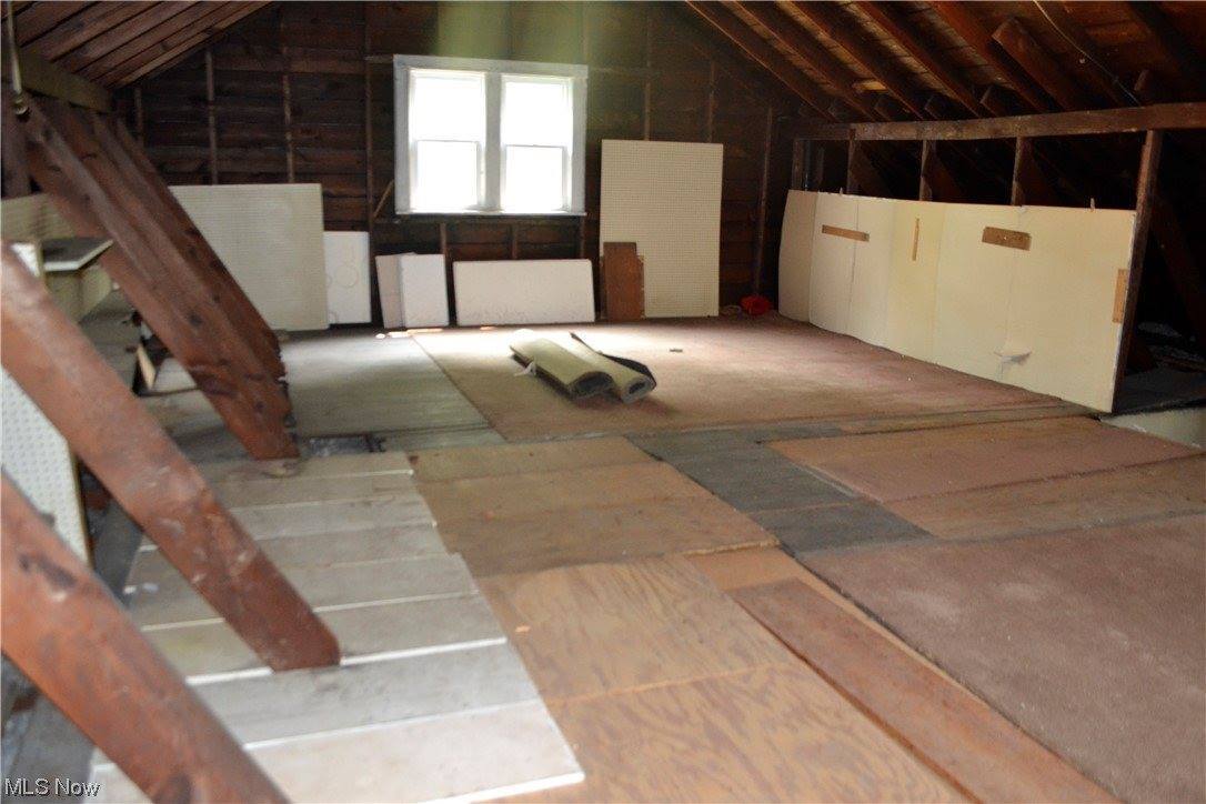 731 NE Grover Avenue, Masury, OH 44438