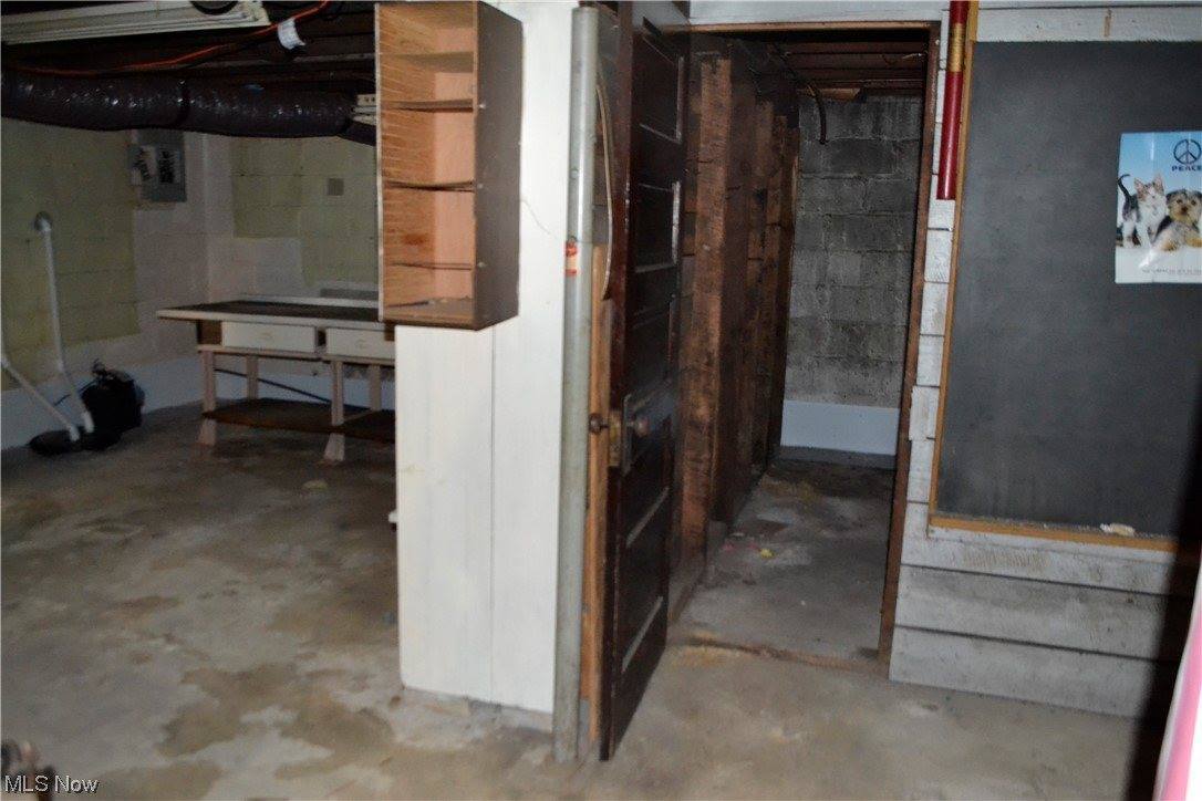 731 NE Grover Avenue, Masury, OH 44438