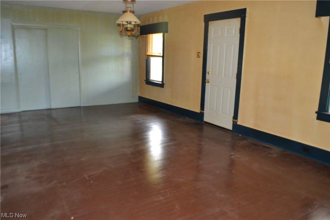 731 NE Grover Avenue, Masury, OH 44438