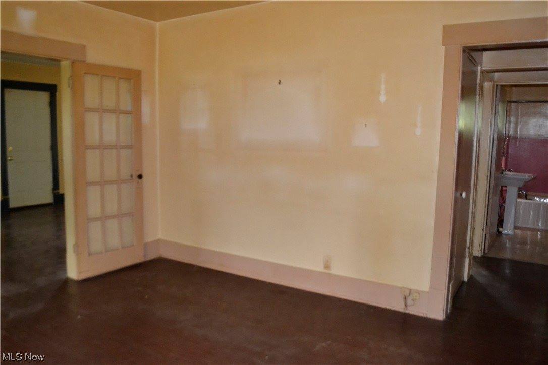 731 NE Grover Avenue, Masury, OH 44438