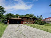 3801 SW Gamwell RD, Topeka, KS 66610