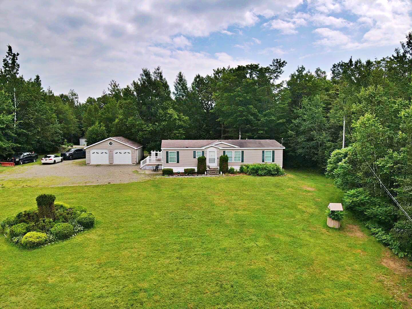 42 Oakview Lane, Enfield, ME 04493