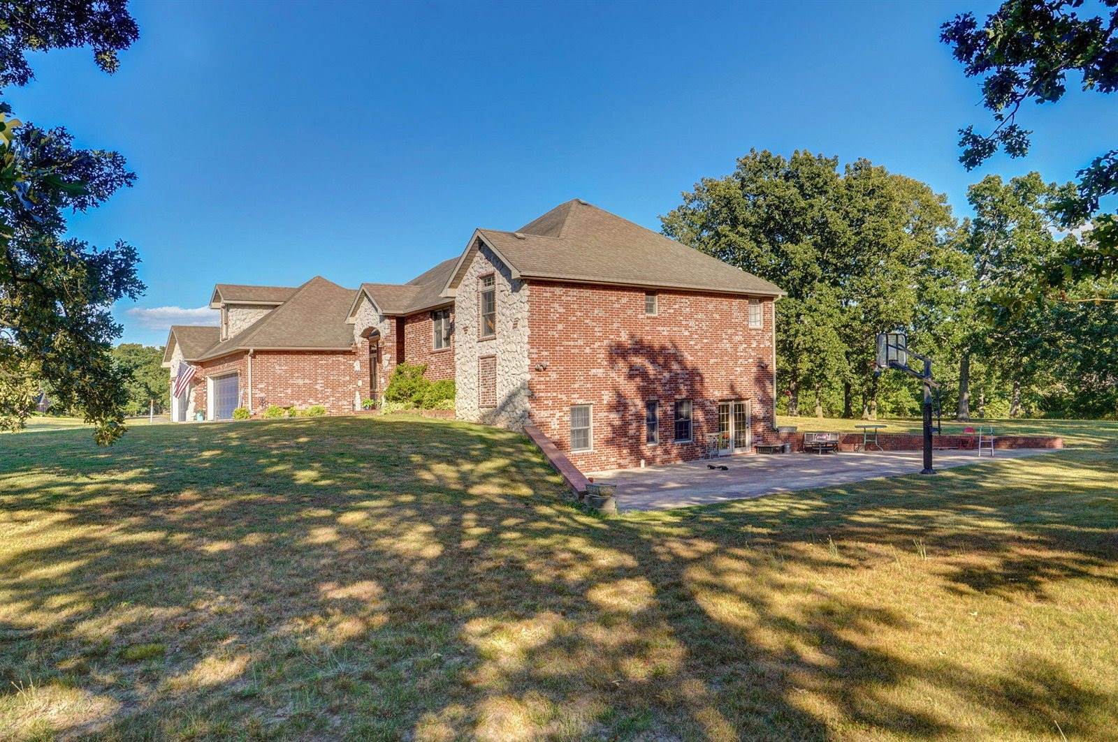 1099 Julian Street, Marshfield, MO 65706