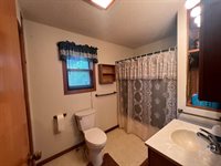 402 7th Street NE, Staples, MN 56479