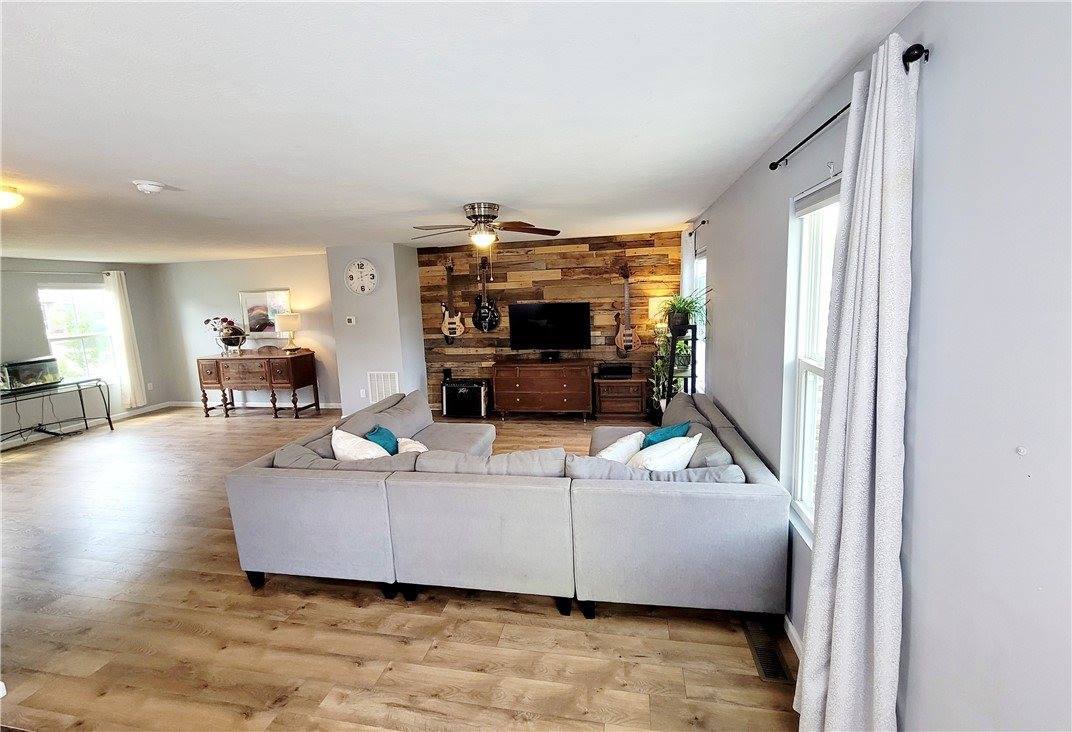 207 Scarlet Drive, Plum Boro, PA 15239