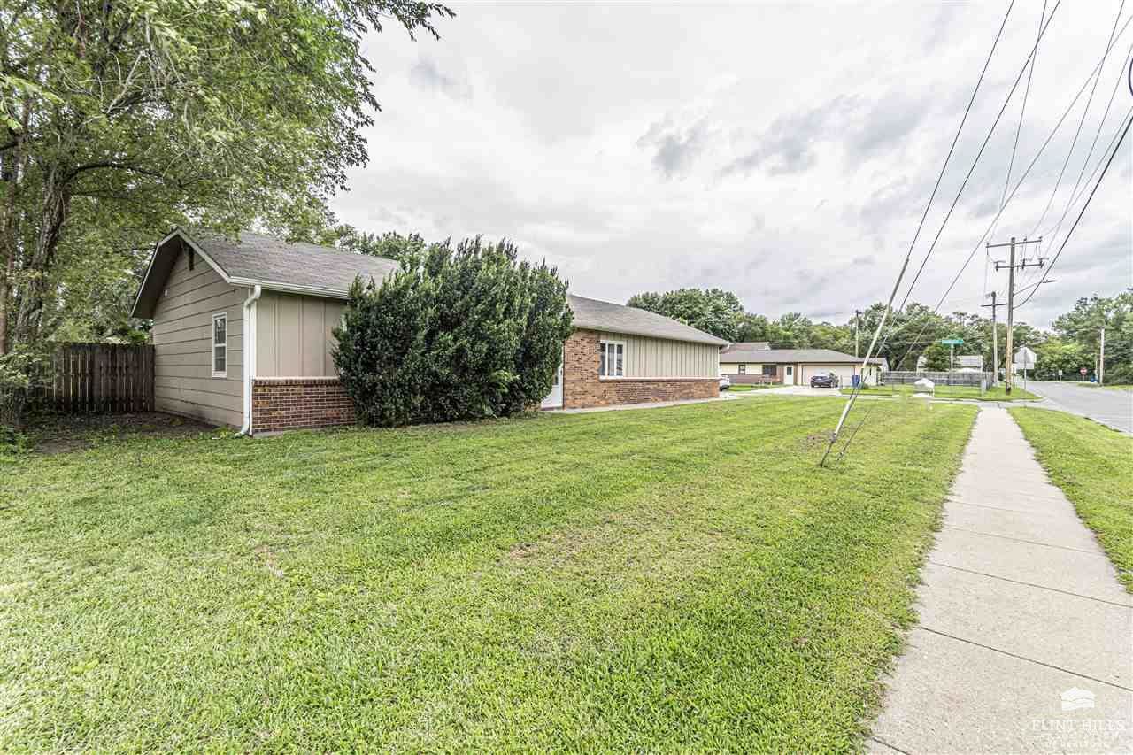 1386 Parkside Drive, Junction City, KS 66441