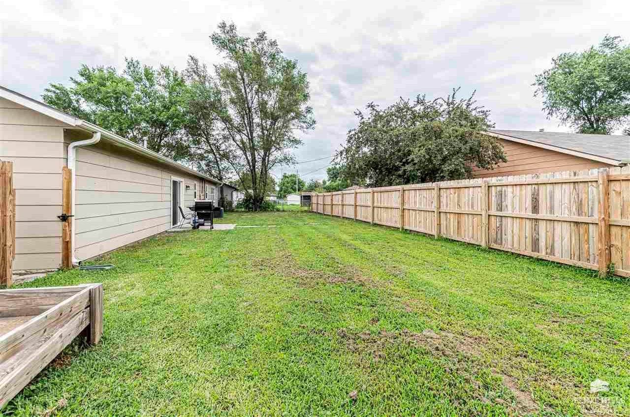 1386 Parkside Drive, Junction City, KS 66441