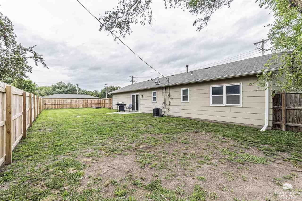 1386 Parkside Drive, Junction City, KS 66441