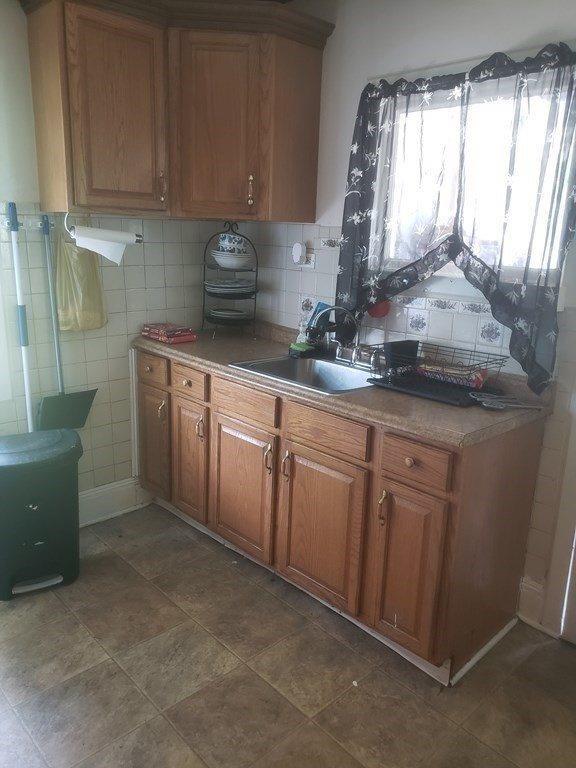 43 Ontario, Springfield, MA 01104