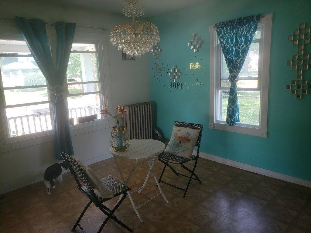 43 Ontario, Springfield, MA 01104