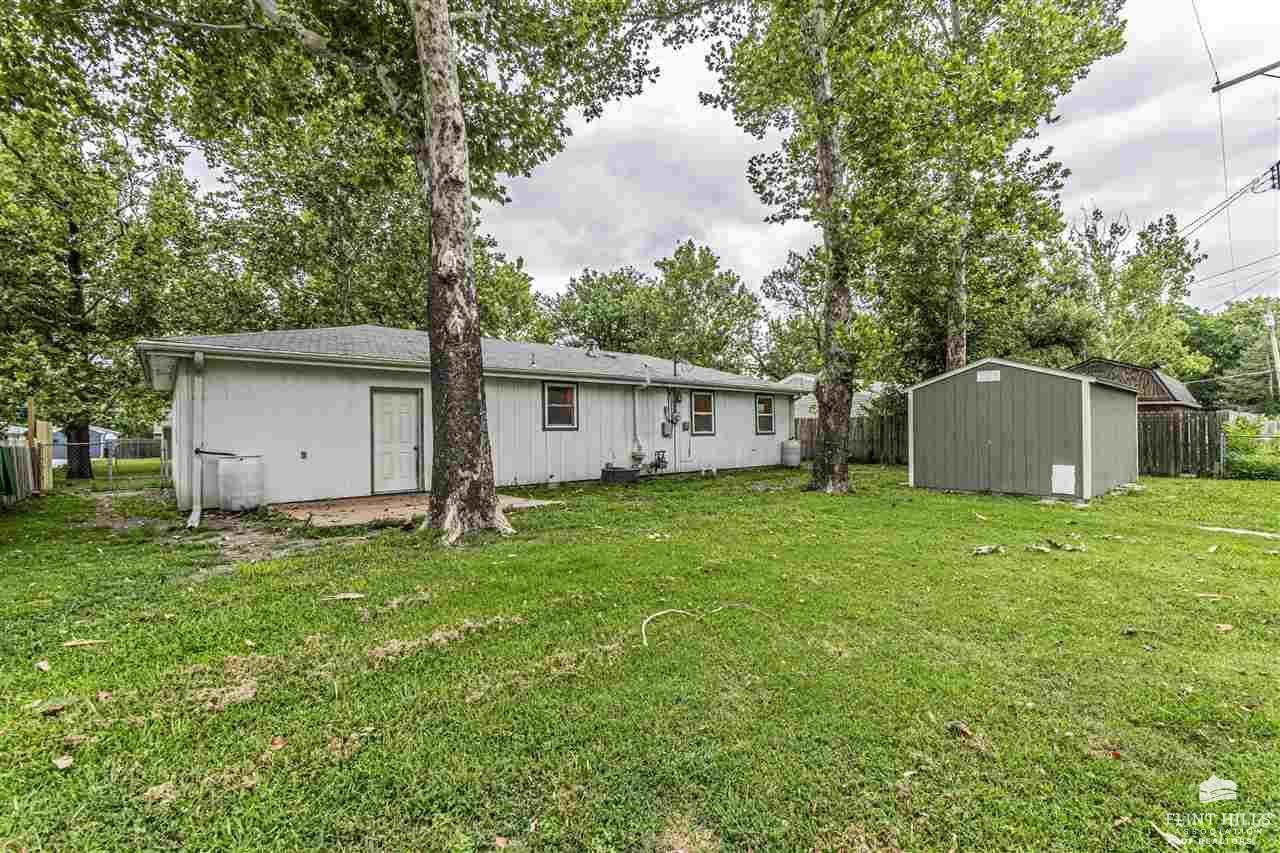 705 Frey Drive, Manhattan, KS 66502