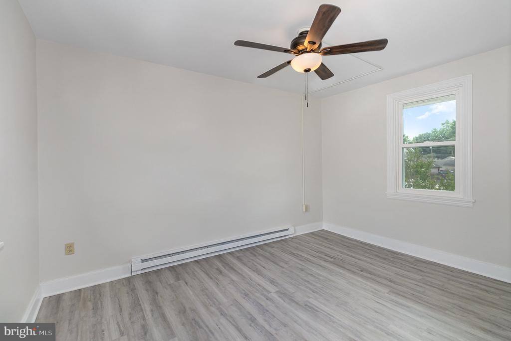 11 West Locust Street, Mechanicsburg, PA 17055