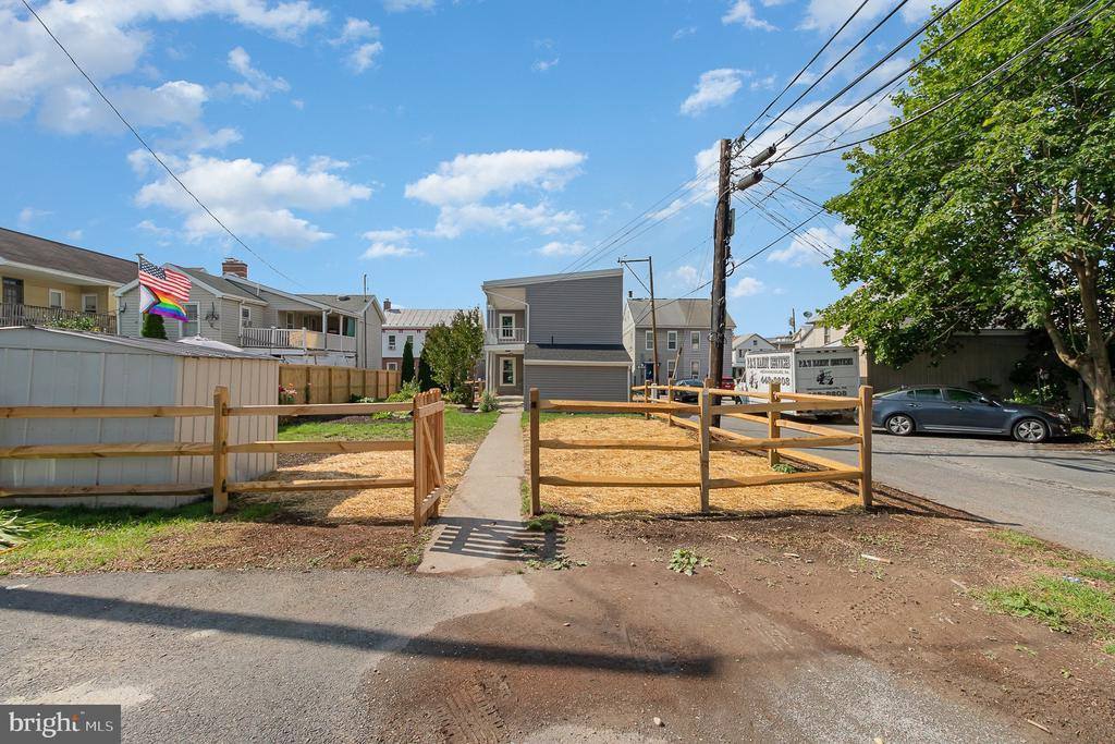 11 West Locust Street, Mechanicsburg, PA 17055