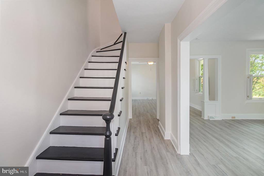 11 West Locust Street, Mechanicsburg, PA 17055