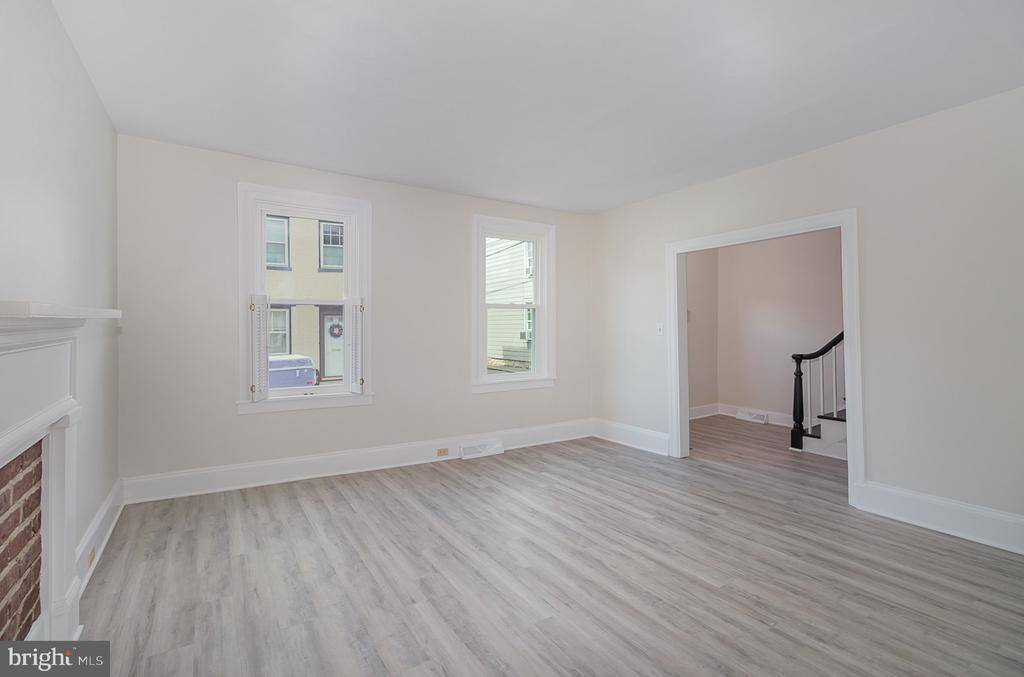 11 West Locust Street, Mechanicsburg, PA 17055