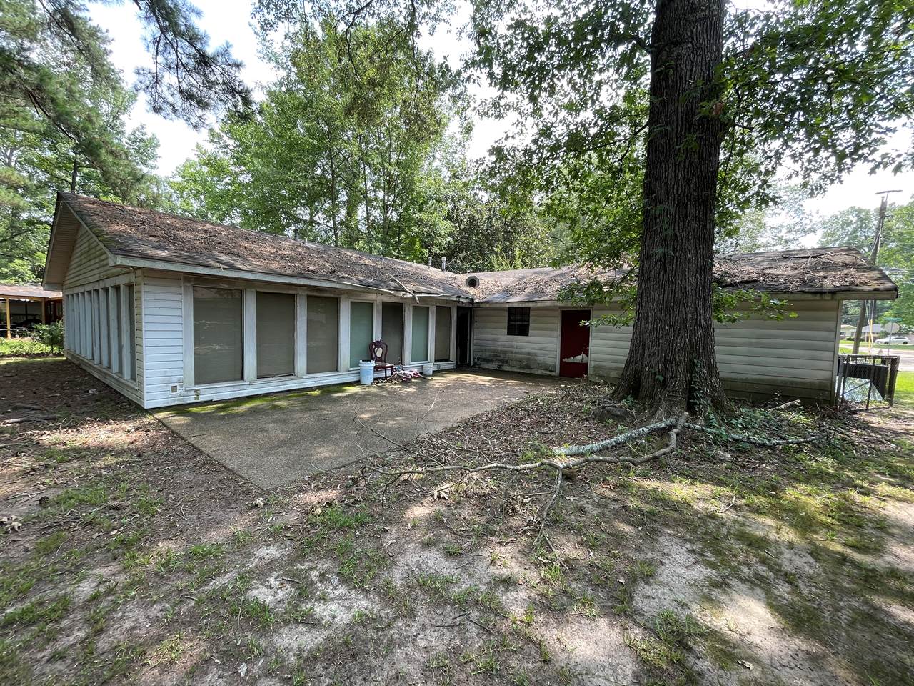 3306 Longwood Dr, Jackson, MS 39212