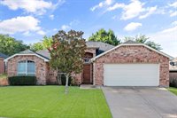 927 Benjamin Drive, Burleson, TX 76028