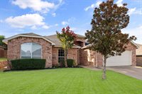 927 Benjamin Drive, Burleson, TX 76028