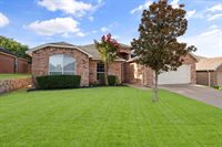 927 Benjamin Drive, Burleson, TX 76028