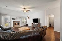 927 Benjamin Drive, Burleson, TX 76028