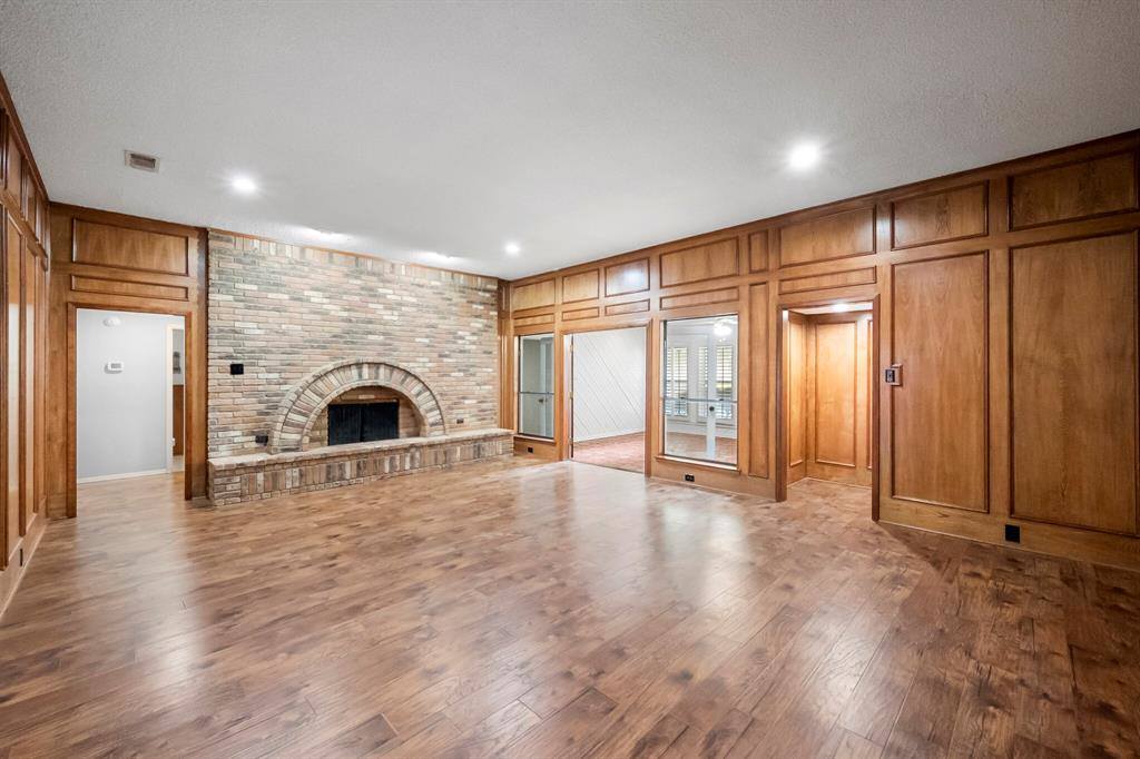 2115 Riverforest Drive, Arlington, TX 76017