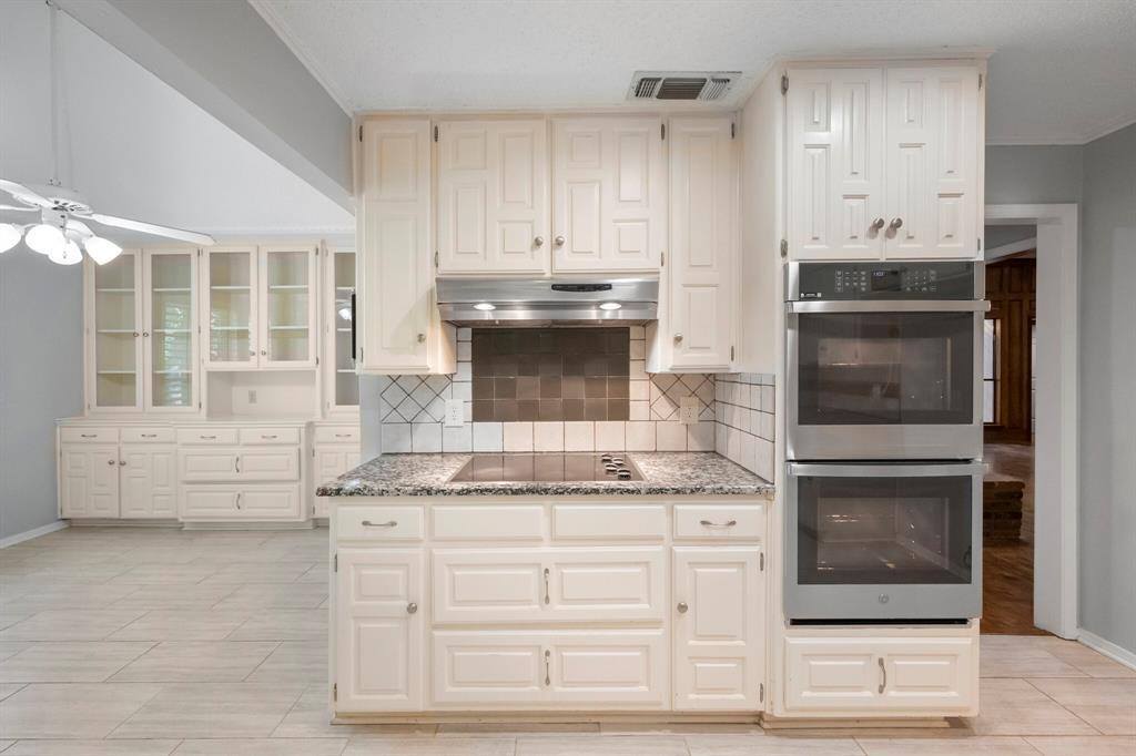 2115 Riverforest Drive, Arlington, TX 76017