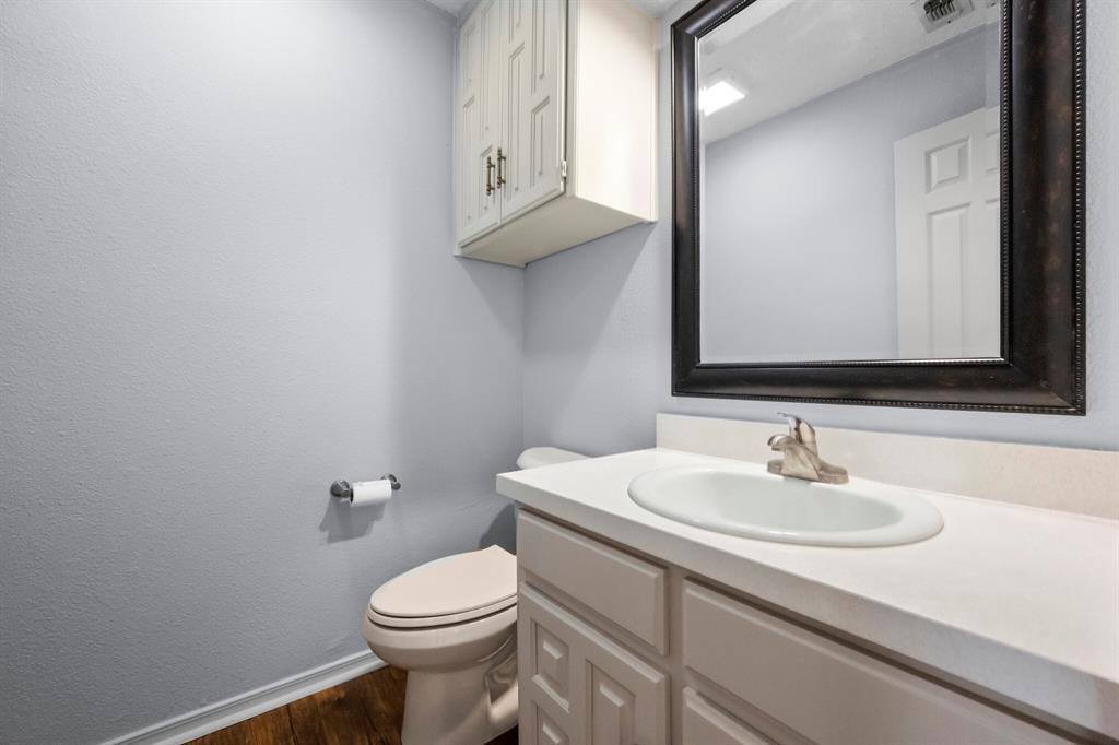 2115 Riverforest Drive, Arlington, TX 76017