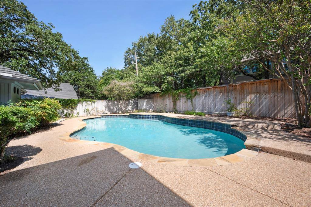 2115 Riverforest Drive, Arlington, TX 76017
