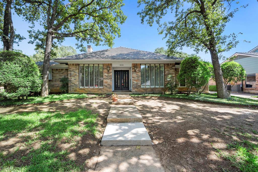 2115 Riverforest Drive, Arlington, TX 76017