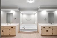 2115 Riverforest Drive, Arlington, TX 76017