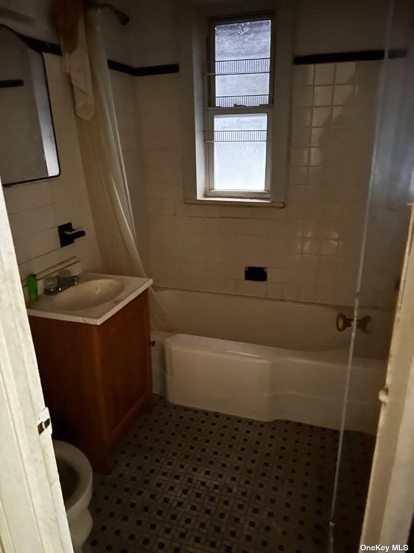 37-05 27 Street, Astoria, NY 11105