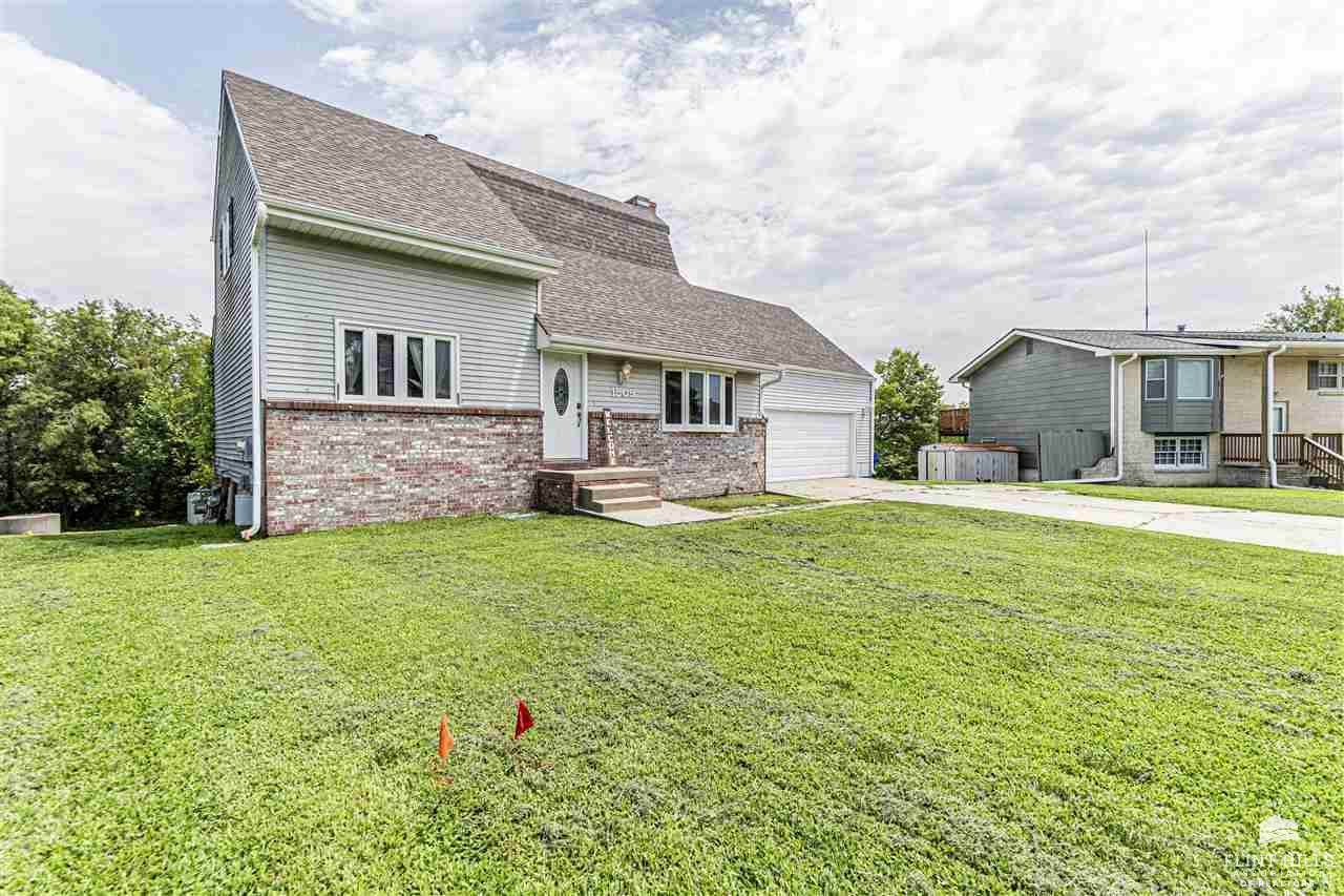 1509 Rockledge Drives, Junction City, KS 66441