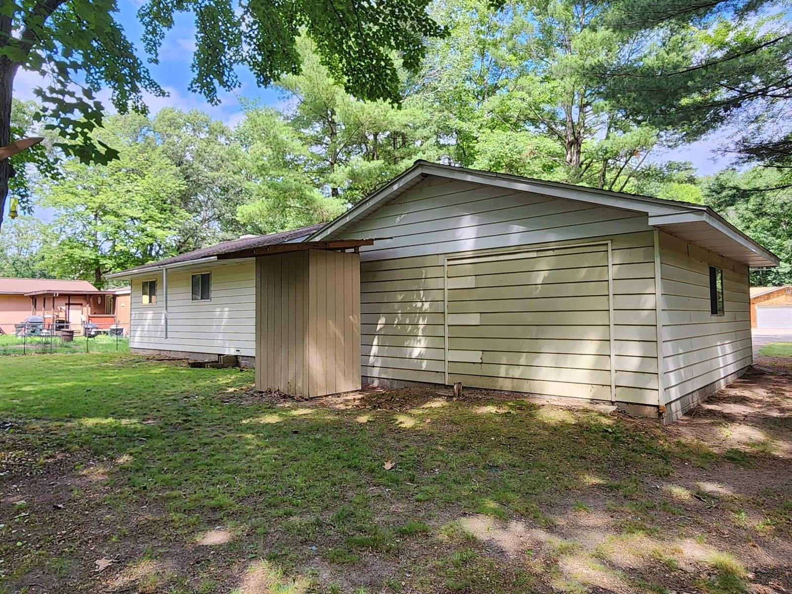 205 Weaver Drive, Houghton Lake, MI 48629