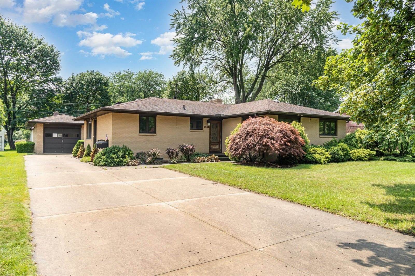 1904 Ivy Ln., Midland, MI 48642