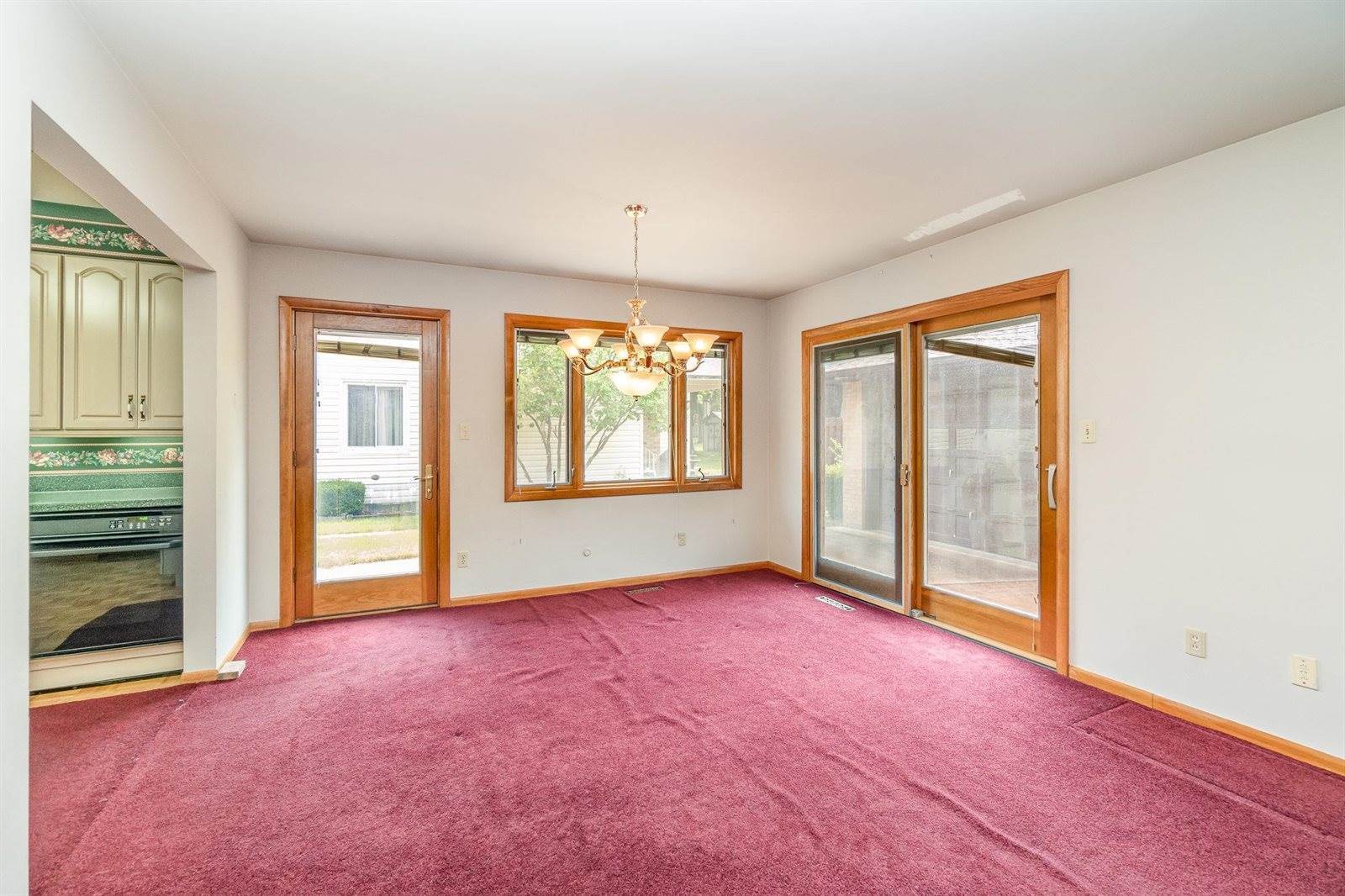 1904 Ivy Ln., Midland, MI 48642