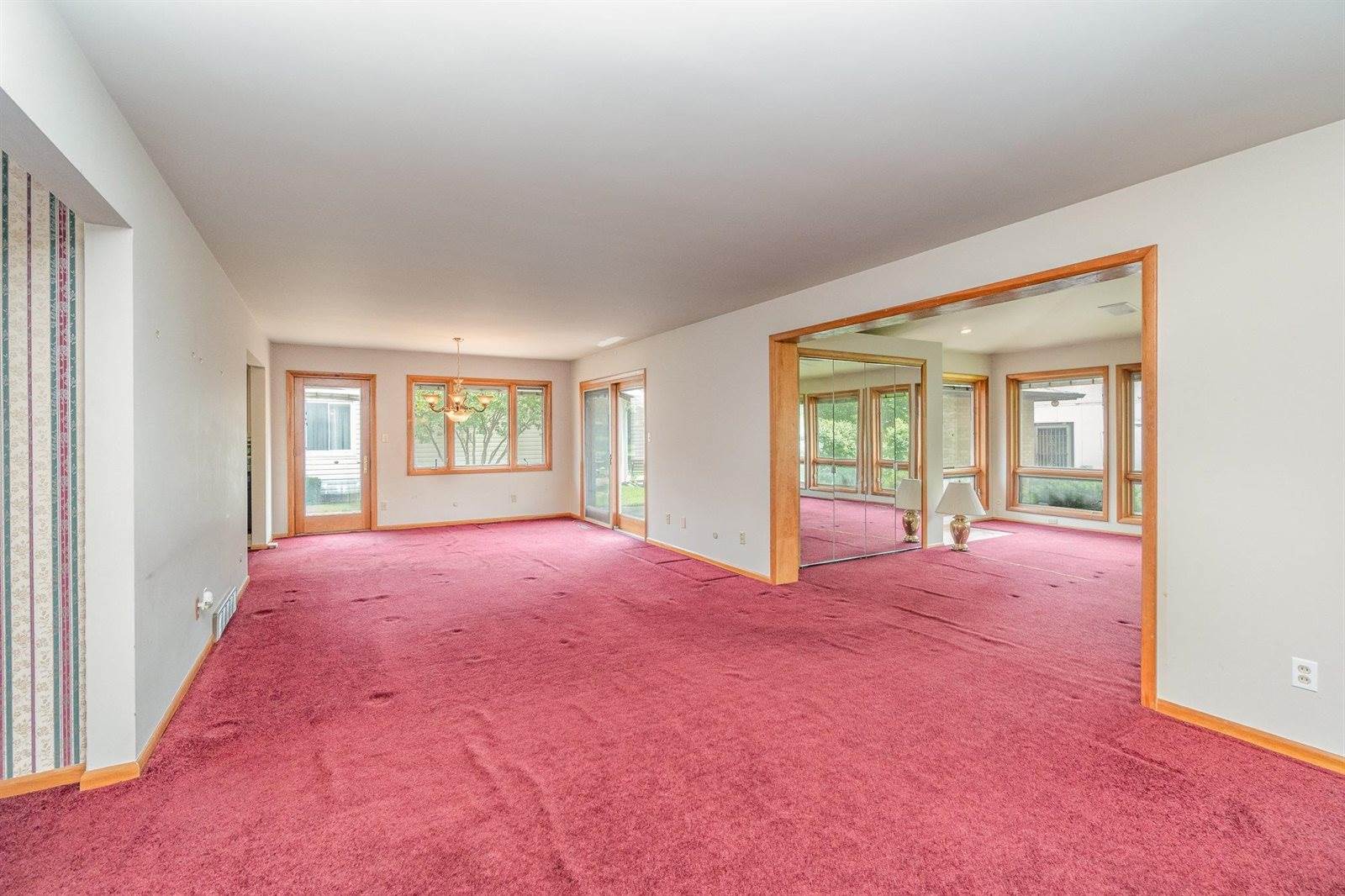 1904 Ivy Ln., Midland, MI 48642