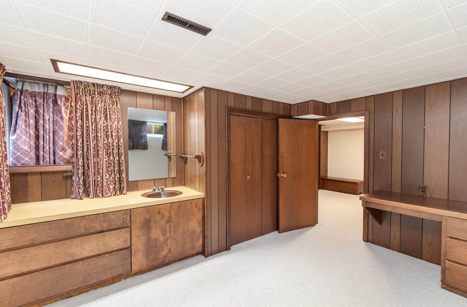 1904 Ivy Ln., Midland, MI 48642